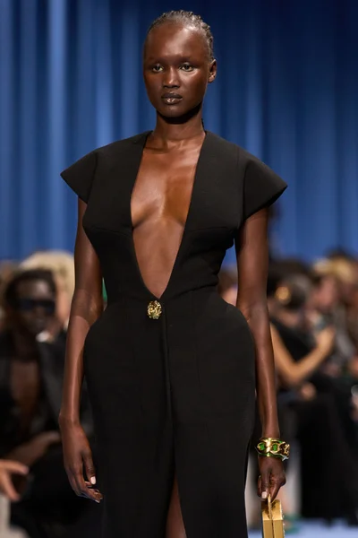 Look 9